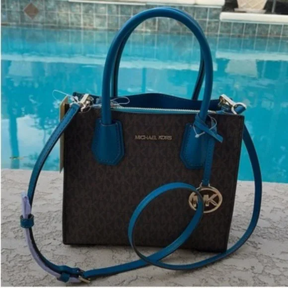 Michael Kors Mercer Medium Messenger Bag - Picture 7 of 16